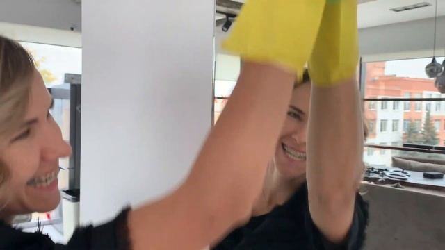 Обзор средств для мытья стекол и зеркал. смотреть онлайн