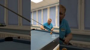 Как держать кий, как ставить удар в бильярде, упражнения для новичков-Мастер-класс от Дениса Давыдо
