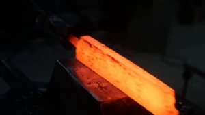 НОЖ ИЗ ПРОСТОГО НО ЗАБЫТОГО ДАМАСКА