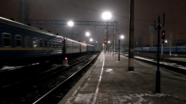 [FullHD] Отправление ЧС7-313 с поездом № 85 со станции Днепропетровск смотреть онлайн