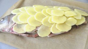 Лещ в сметане в духовке