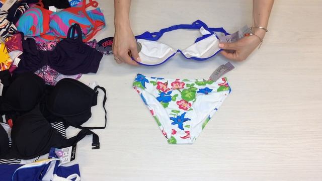 стж12. Купальники Сток смотреть онлайн