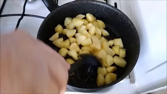 Рагу из кабачков и молодого картофеля.