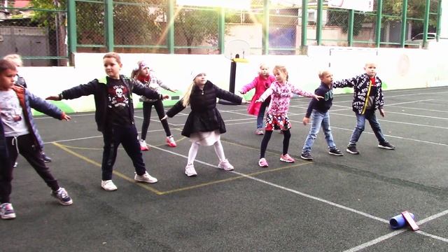 Зарядка в детском саду "Консолик" смотреть онлайн