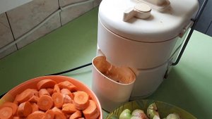 100% НАТУРАЛЬНЫЙ/Яблочно-морковный СОК/Заготовки на зиму/100% natural apple-carrot juice/СТИХиЯ