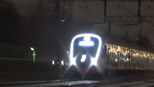 Электропоезд ЭГЭ2ТВ Иволга сообщением Зеленоград-Крюково - Ипподром смотреть онлайн