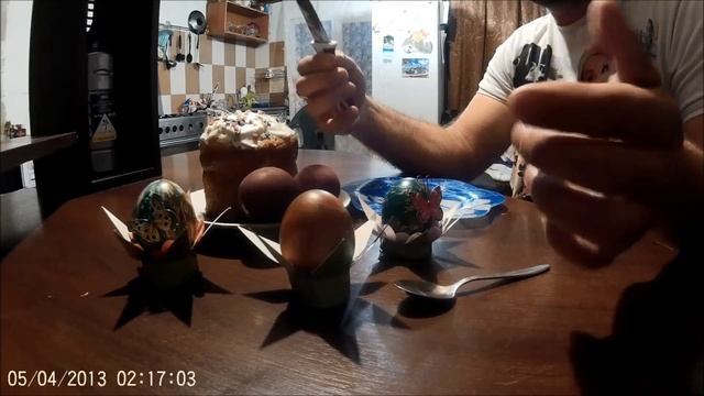 Как легко очистить СВЕЖИЕ, ВАРЕНЫЕ яйца. смотреть онлайн