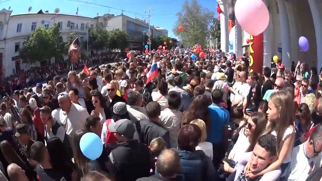 Крымтур - Парад, чебуреки, Херсонес [3/3] смотреть онлайн
