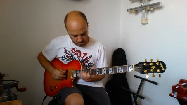 Guitar Lick n.12 - Sweeping Jazzy One #guitarsolo #epiphone #joeowlguitars смотреть онлайн