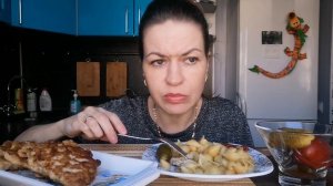 МУКБАНГ КОТЛЕТЫ С МАКАРОНАМИ, ДОМАШНИЕ СОЛЕНЬЯ/MUKBANG HALK FAMILY ЕДА