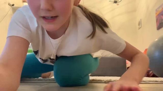 Делаю гимнастические элементы ? смотреть онлайн