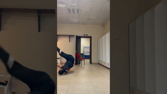 Bboy gravedad power move 2023 ?????♀️??♀️??♀️??? смотреть онлайн