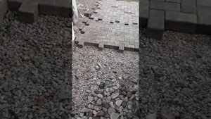 Часть 2. Тротуарная плитка укладка по верх щебня фракция 5*20 итоги.