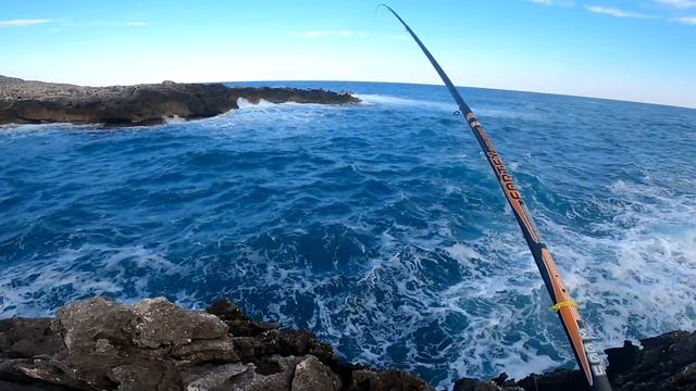 Pesca alle OCCHIATE col mare mosso! смотреть онлайн