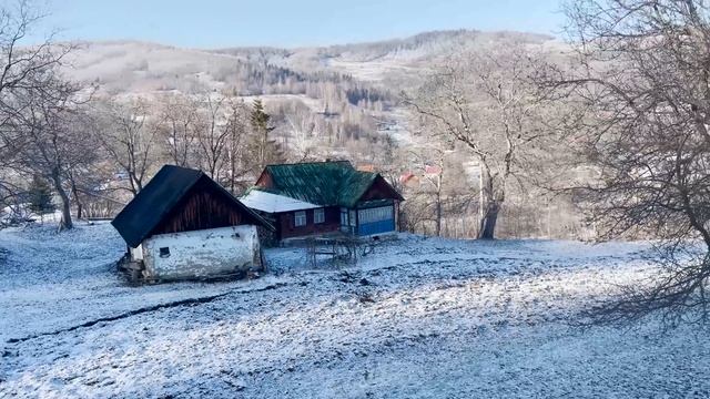 Хата без світла у селі Текуча, безлюдний хутір Гнилиці.