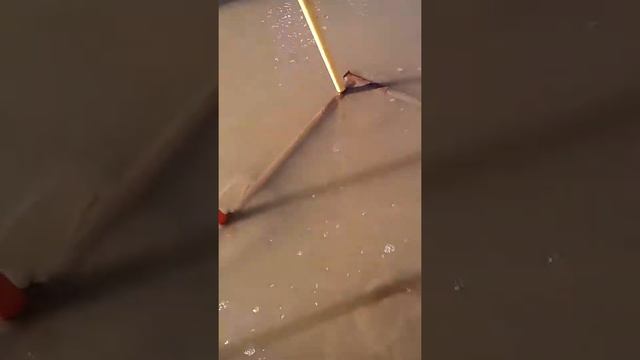 У меня все ноги мокрые ужас смотреть онлайн