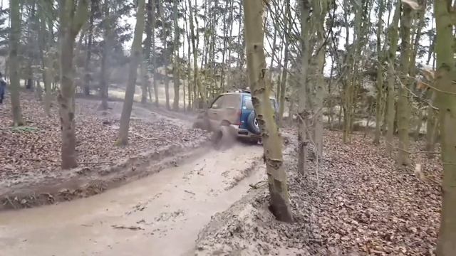 провожаем Nissan Terrano в последний путь на разборку и маленькие воспоминания смотреть онлайн