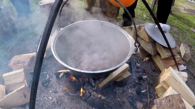 ПЛОВ ПО ТУРЕЦКИ !! БАРАНИНА В КАЗАНЕ НА ОТКРЫТОМ ОГНЕ! смотреть онлайн