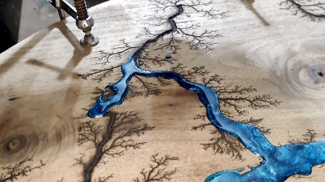 Lichtenberg Epoxy Table | Lichtenberg burning смотреть онлайн
