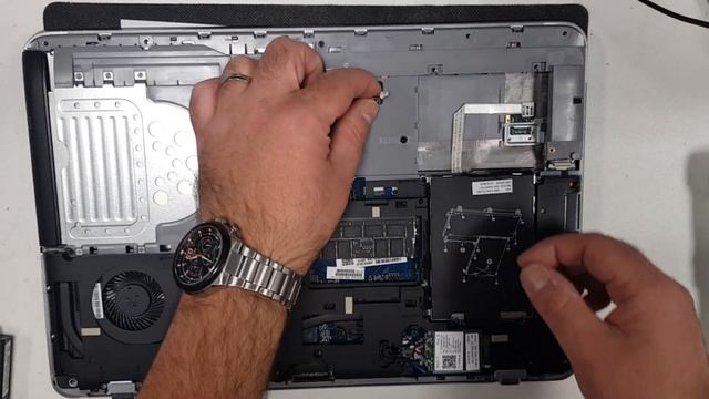 HP Probook 650 G2 BIOS CMOS reset / how to upgrade RAM, replace battery смотреть онлайн