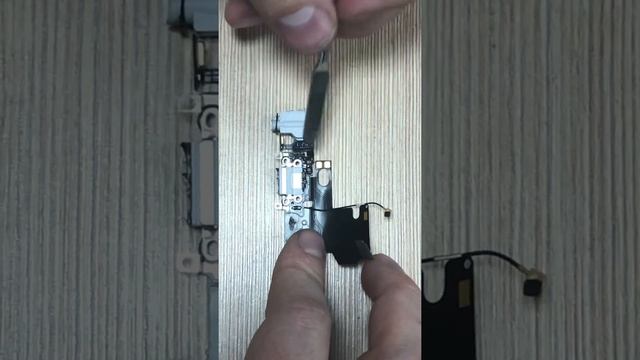 iPhone 6.Замена акб и нижнего шлейфа смотреть онлайн