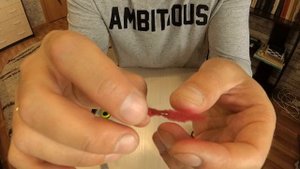 Как правильно оснастить ПОРОЛОНОМ мормышку ?! Для ловли ХАРИУСА на удочку .