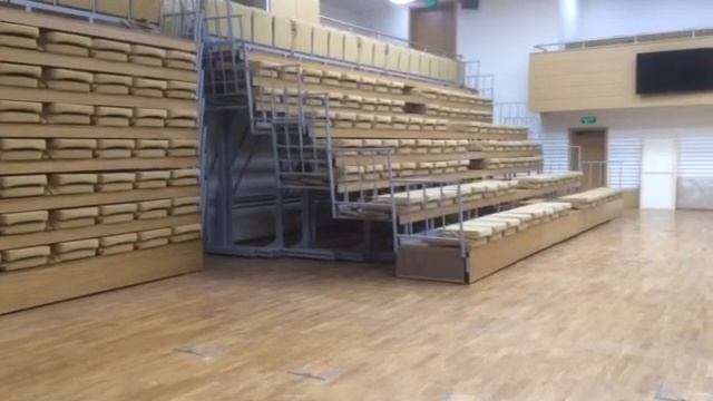 Раздвижная электрическая трибуна