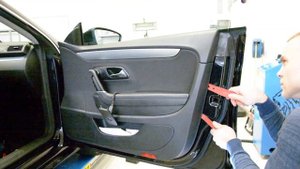 How to remove the front door panel Volkswagen Passat CC