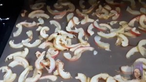 Сушим яблочные чипсы в духовке