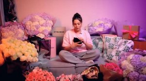 РАСПАКОВКА ПОДАРКОВ С ДНЯ РОЖДЕНИЯ. Что Инстасамка подарила Милане Некрасовой?