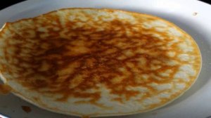 Салат с корейской морковкой, омлетом и крабовыми палочками