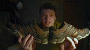 Кроссовки в горах.