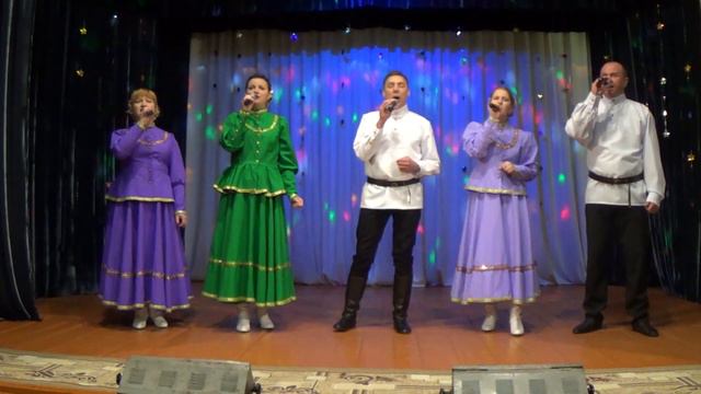 "Вот кто-то с горочки спустился" смотреть онлайн