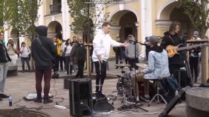 Парень офигенно поет канал Гитара с нуля