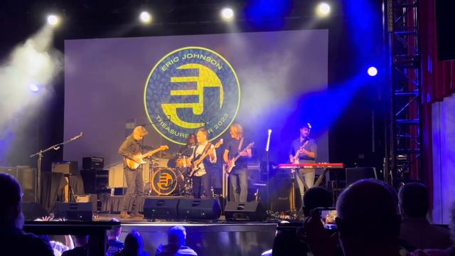 Eric Johnson and Andy Timmons - Tribute to Jeff Beck at the Tower Theater in OKC. 10/09/2023 смотреть онлайн