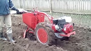 картофелесажалка к мотоблоку мтз  своими руками.