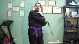 Nunchaku lezione n°3: FIGURA 8 INDIETRO ?? РИСУНОК 8 СЗАДИ  .mp4