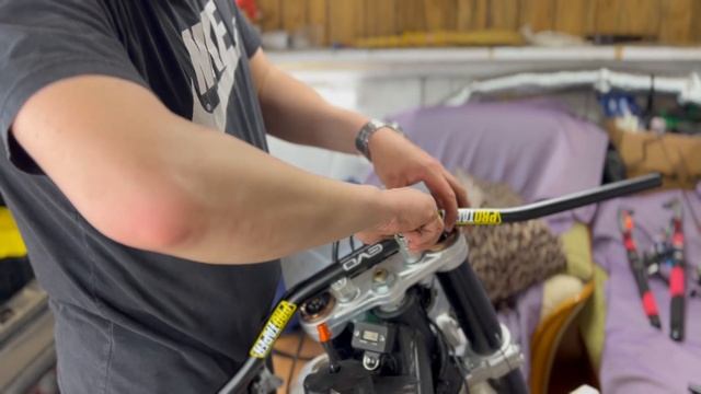 Гайд по Установке руля на Эндуро, Protaper на китайца Bse Z5.Или пластелиновые стоковые рули! смотреть онлайн