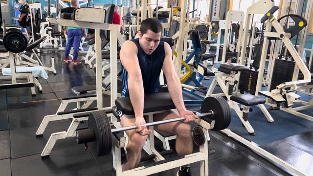 Удержание штанги на кисти 95 кг