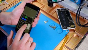 iPhone SE (2020) битый дисплей против iPhone 8 не включается, разбор, конструктивные особенности