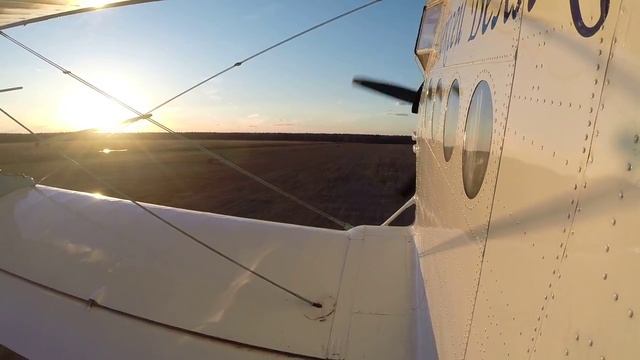 Прыжок с парашютом. Часть8. Посадка самолета смотреть онлайн