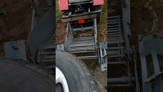 Транспортерная копалка от мотоблока на трактор самоделку/Копалка для картошки на минитрактор