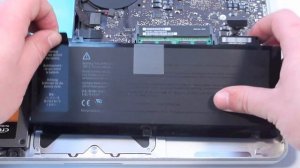 Ремонт MacBook Pro Unibody 13" 2010 замена тачпада (touchpad disassembly)