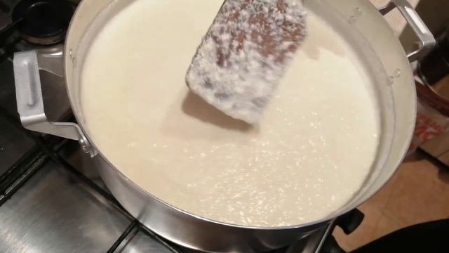 ДОМАШНИЙ СЫР С МАСЛИНАМИ. ПРОСТОЙ РЕЦЕПТ. ЛУЧШЕ СЬЕСТЬ, ЧТО САМ ПРИГОТОВИЛ