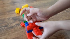 Динозавр из конструктора