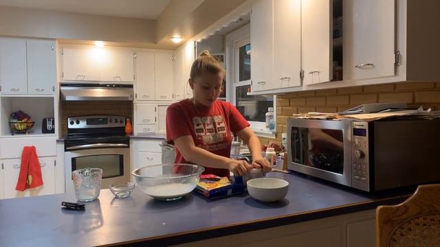 США.Десерт! Готовлю сладкий салат на пасху. USA. I'm making a fruit salad for Easter. смотреть онлайн