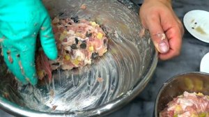 ВЕТЧИНА ДОМАШНЯЯ.ВЕТЧИНА С СЫРОМ,МАСЛИНАМИ И ОЛИВКАМИ.РУБЛЕНАЯ ВЕТЧИНА.Рецепт домашней колбасы.mp4