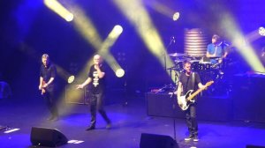 Midnight Oil - Blue sky mine - Live Paris 2019