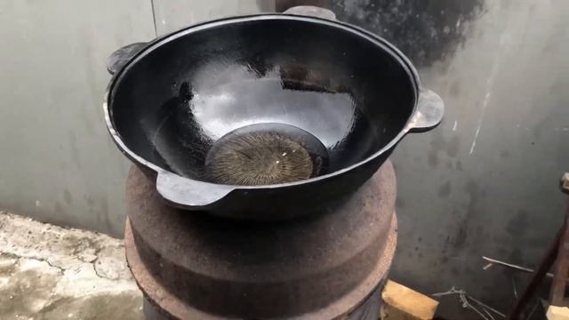 Шашлык на мангале.Картошка по деревенски в казане.Куриная голень на мангале. смотреть онлайн