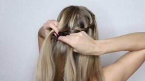 КАК ЗАПЛЕСТИ "ВОДОПАД"? КРАСИВОЕ ПЛЕТЕНИЕ КОС НА РАСПУЩЕННЫЕ ВОЛОСЫ | WATERFALL BRAID TUTORIAL